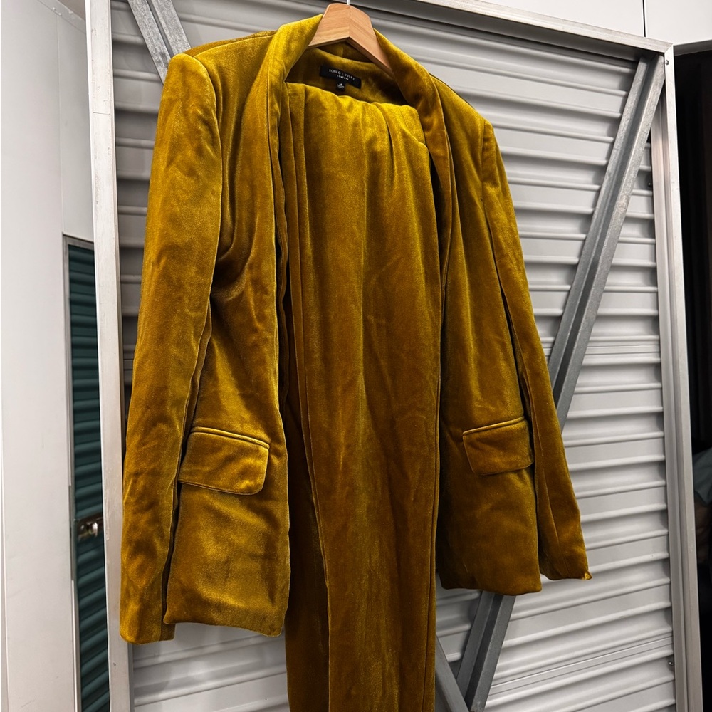 Women’s velvet suit - Picture 5 of 5